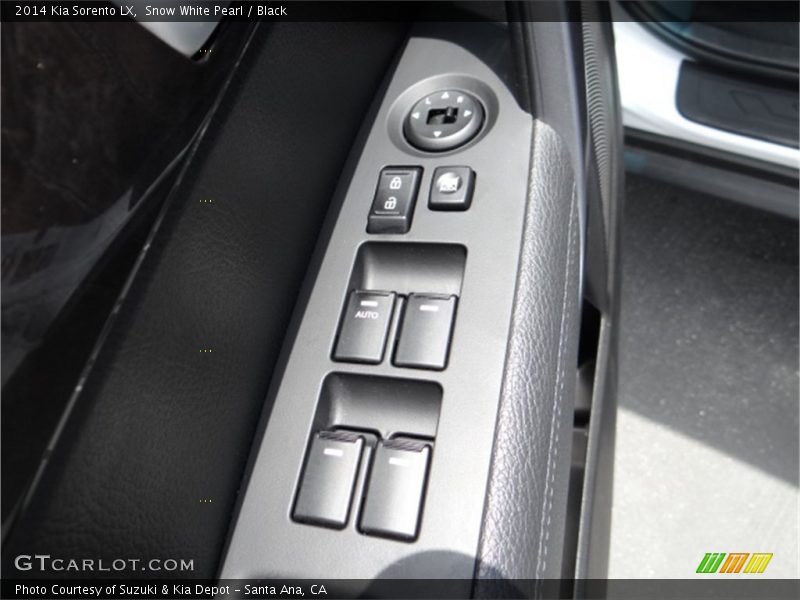 Snow White Pearl / Black 2014 Kia Sorento LX