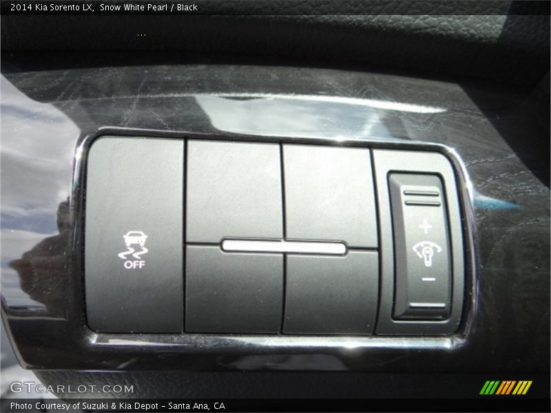 Snow White Pearl / Black 2014 Kia Sorento LX