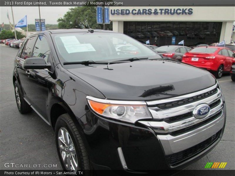 Tuxedo Black Metallic / Medium Light Stone 2013 Ford Edge Limited