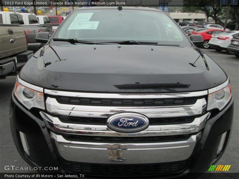 Tuxedo Black Metallic / Medium Light Stone 2013 Ford Edge Limited