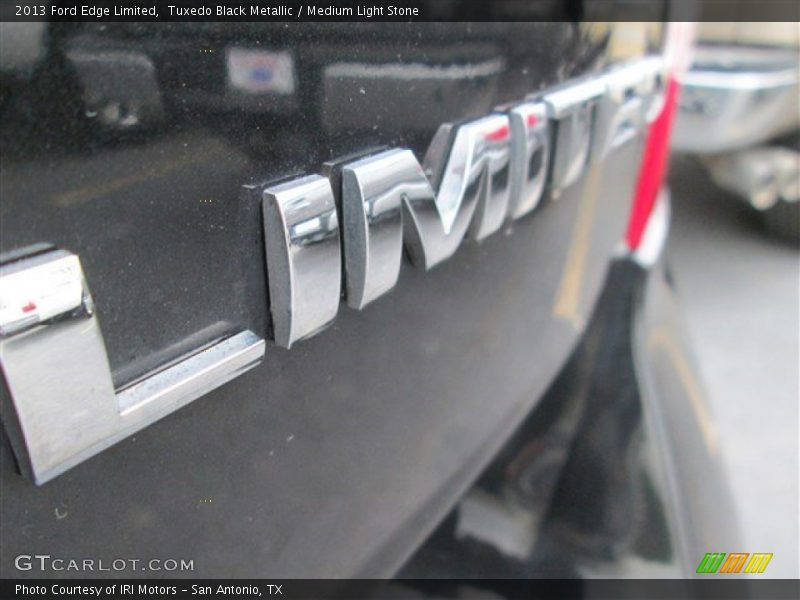 Tuxedo Black Metallic / Medium Light Stone 2013 Ford Edge Limited