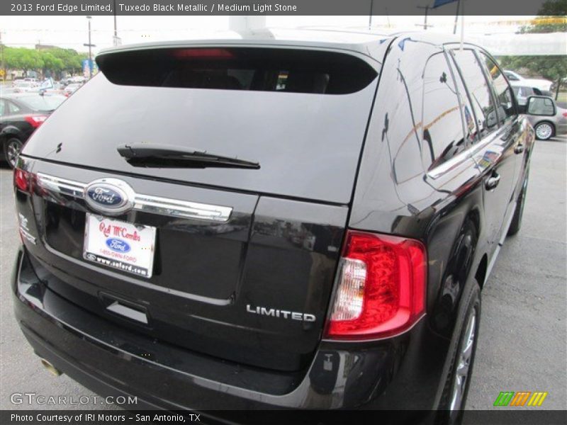 Tuxedo Black Metallic / Medium Light Stone 2013 Ford Edge Limited