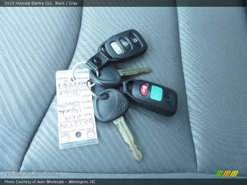 Black / Gray 2013 Hyundai Elantra GLS