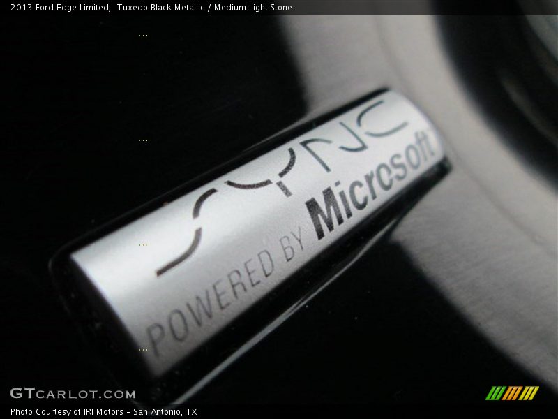 Tuxedo Black Metallic / Medium Light Stone 2013 Ford Edge Limited