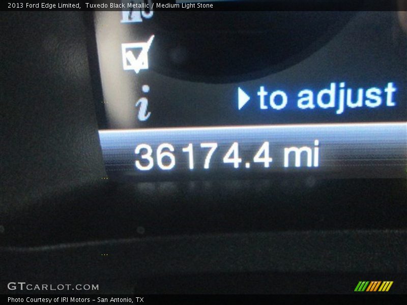 Tuxedo Black Metallic / Medium Light Stone 2013 Ford Edge Limited