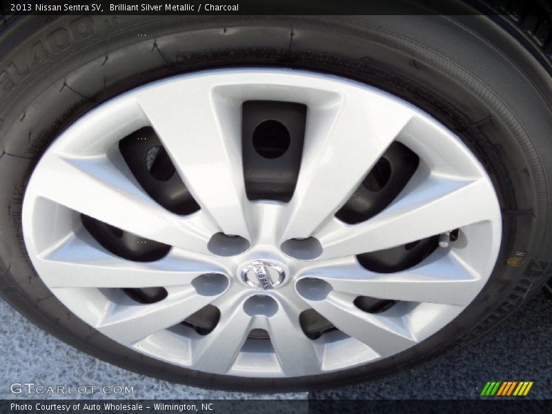 Brilliant Silver Metallic / Charcoal 2013 Nissan Sentra SV