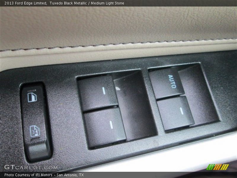 Tuxedo Black Metallic / Medium Light Stone 2013 Ford Edge Limited