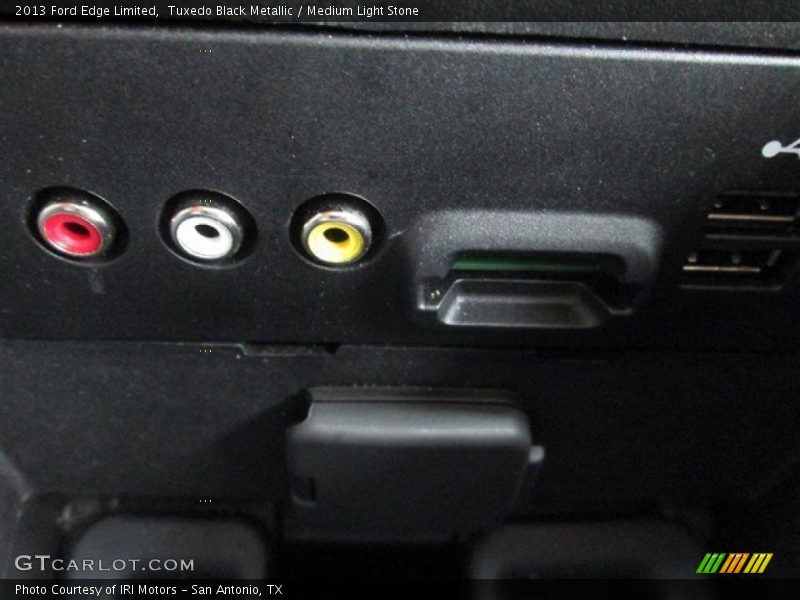 Tuxedo Black Metallic / Medium Light Stone 2013 Ford Edge Limited