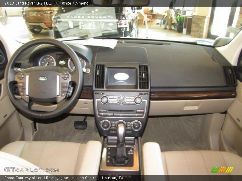 Fuji White / Almond 2013 Land Rover LR2 HSE