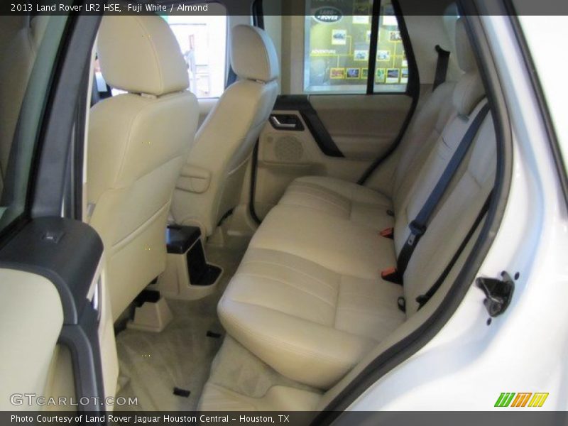 Fuji White / Almond 2013 Land Rover LR2 HSE