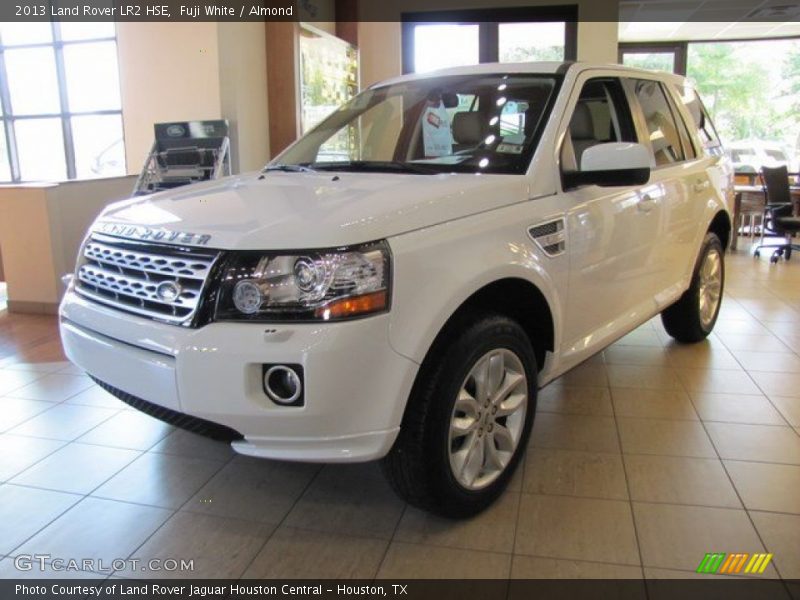 Fuji White / Almond 2013 Land Rover LR2 HSE