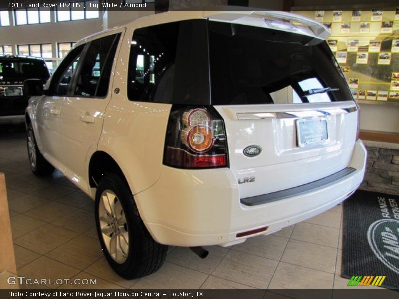 Fuji White / Almond 2013 Land Rover LR2 HSE