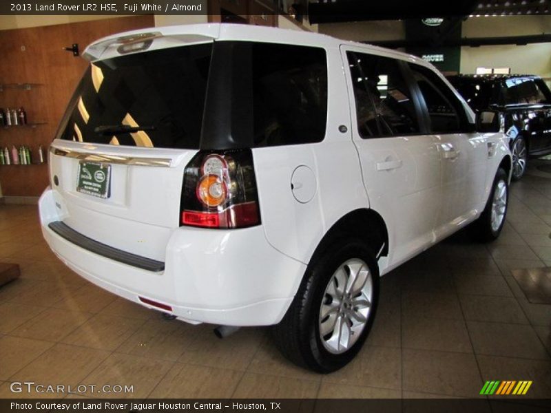 Fuji White / Almond 2013 Land Rover LR2 HSE