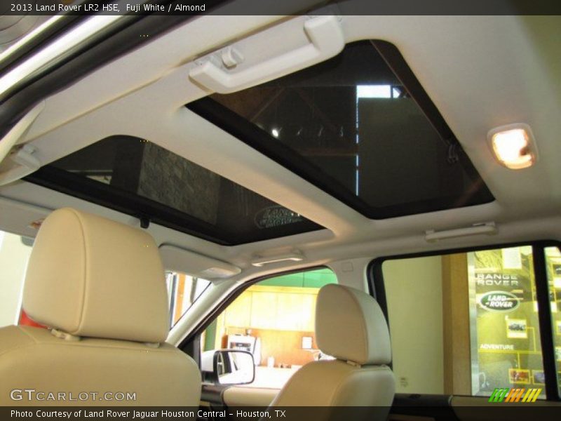 Fuji White / Almond 2013 Land Rover LR2 HSE