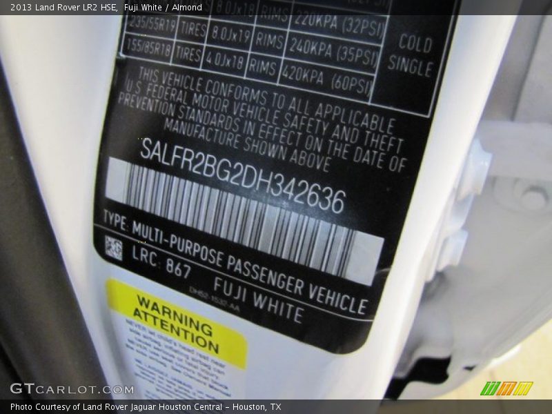 Fuji White / Almond 2013 Land Rover LR2 HSE