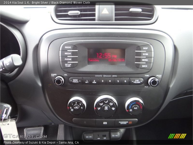 Bright Silver / Black Diamond Woven Cloth 2014 Kia Soul 1.6
