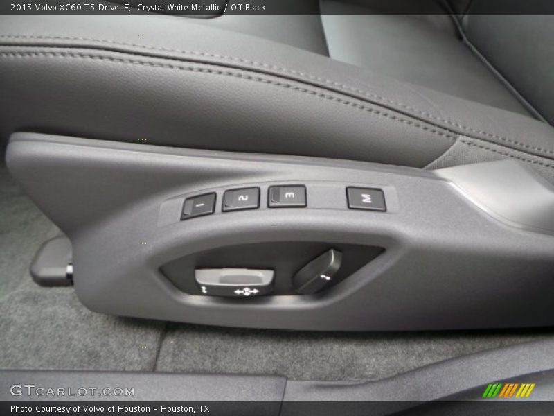 Crystal White Metallic / Off Black 2015 Volvo XC60 T5 Drive-E