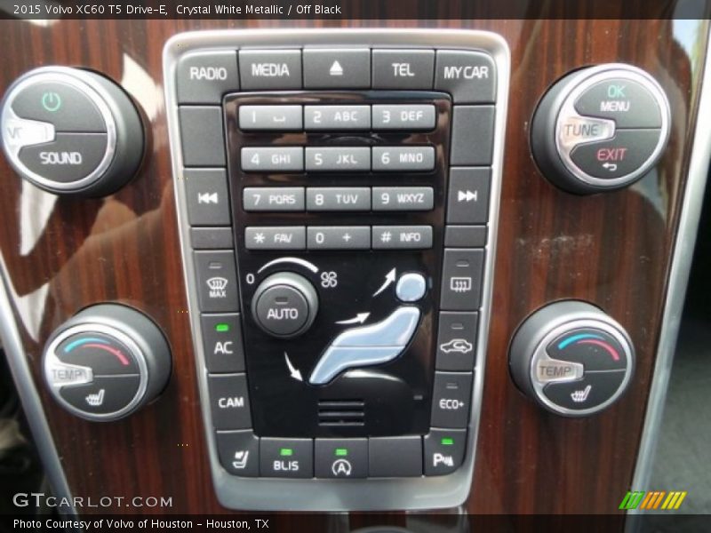 Crystal White Metallic / Off Black 2015 Volvo XC60 T5 Drive-E