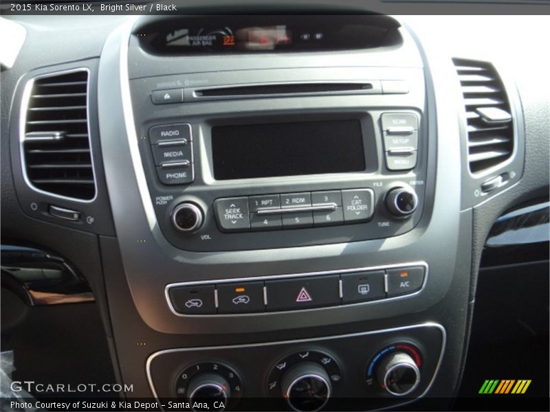 Bright Silver / Black 2015 Kia Sorento LX