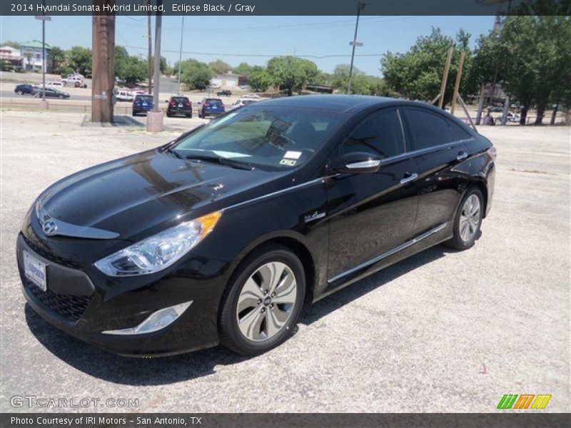 Front 3/4 View of 2014 Sonata Hybrid Limited