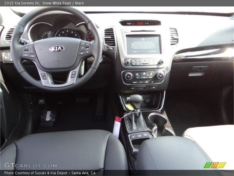 Snow White Pearl / Black 2015 Kia Sorento SX