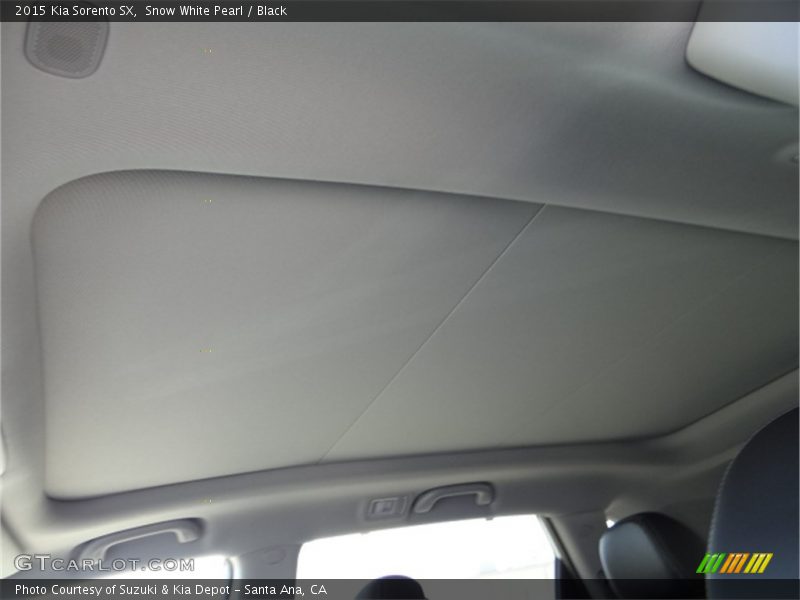Snow White Pearl / Black 2015 Kia Sorento SX
