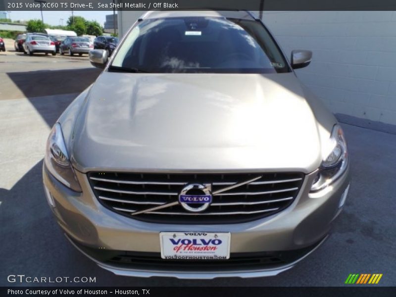 Sea Shell Metallic / Off Black 2015 Volvo XC60 T5 Drive-E
