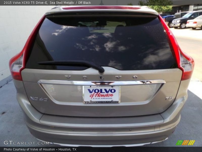 Sea Shell Metallic / Off Black 2015 Volvo XC60 T5 Drive-E