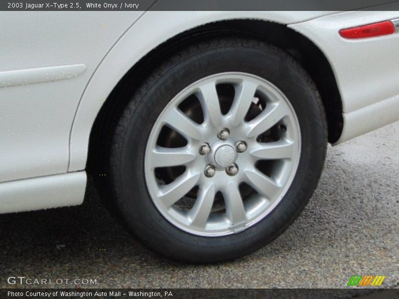 White Onyx / Ivory 2003 Jaguar X-Type 2.5