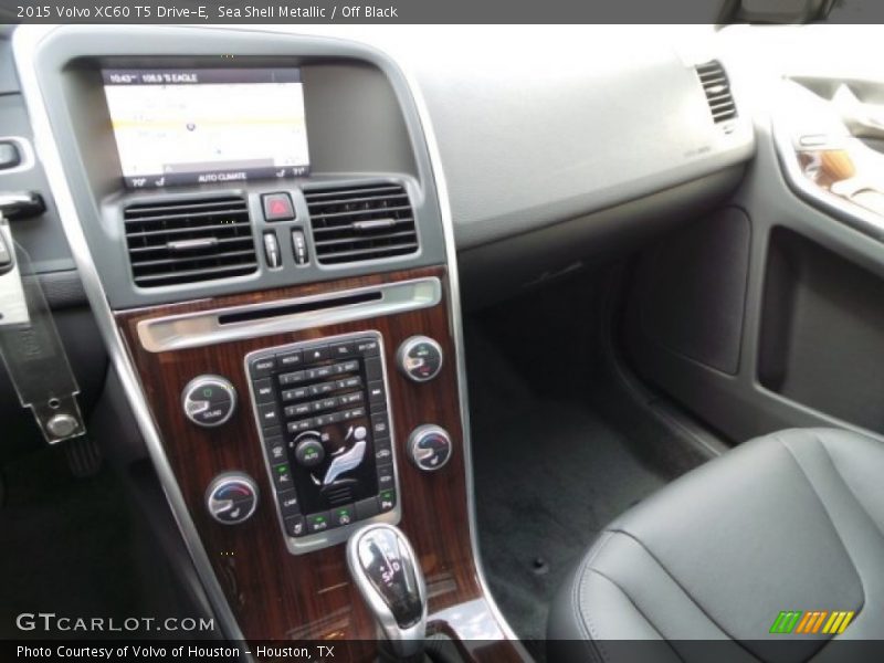 Sea Shell Metallic / Off Black 2015 Volvo XC60 T5 Drive-E