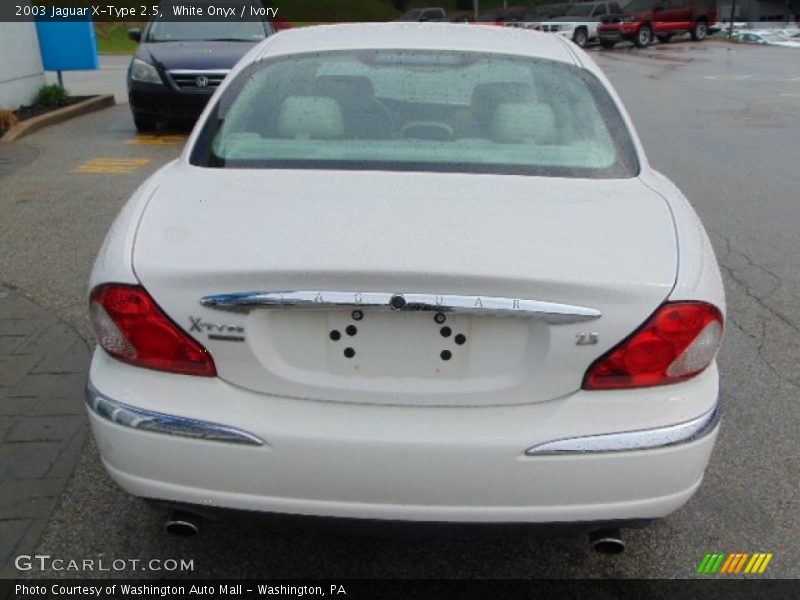 White Onyx / Ivory 2003 Jaguar X-Type 2.5