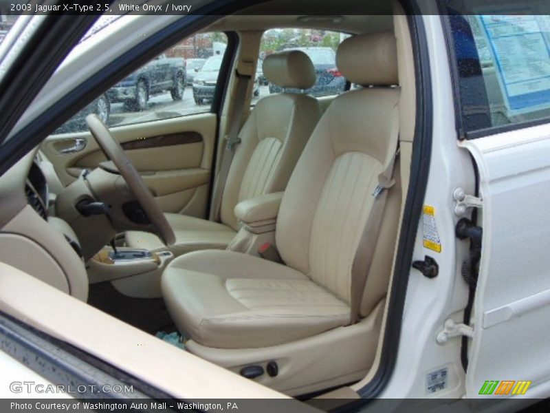 White Onyx / Ivory 2003 Jaguar X-Type 2.5