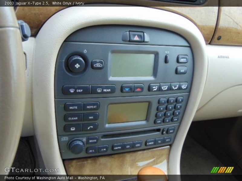 White Onyx / Ivory 2003 Jaguar X-Type 2.5