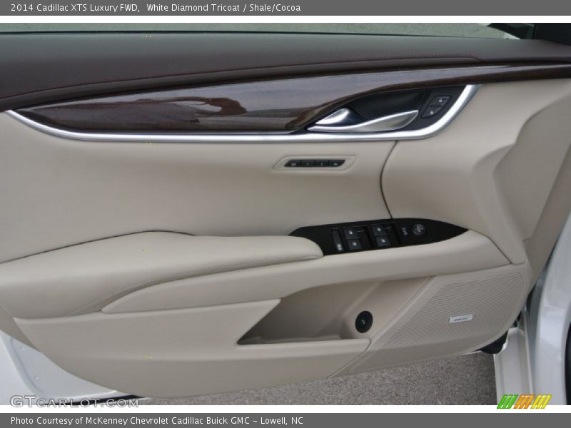 White Diamond Tricoat / Shale/Cocoa 2014 Cadillac XTS Luxury FWD