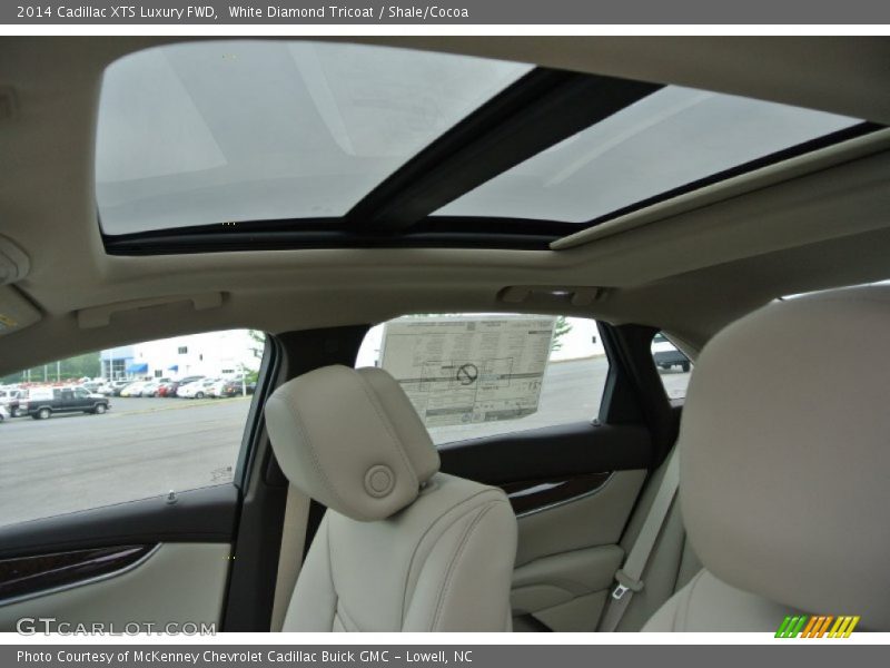 White Diamond Tricoat / Shale/Cocoa 2014 Cadillac XTS Luxury FWD
