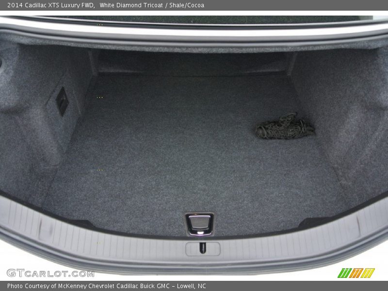 White Diamond Tricoat / Shale/Cocoa 2014 Cadillac XTS Luxury FWD