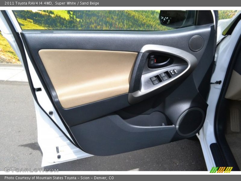 Super White / Sand Beige 2011 Toyota RAV4 I4 4WD