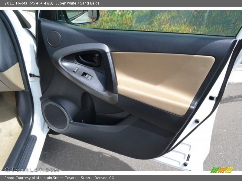 Super White / Sand Beige 2011 Toyota RAV4 I4 4WD