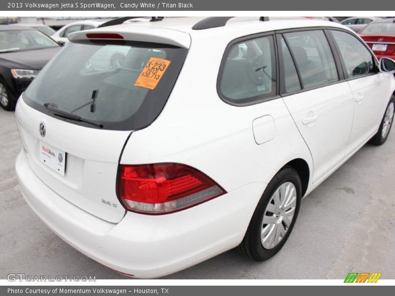 Candy White / Titan Black 2013 Volkswagen Jetta S SportWagen