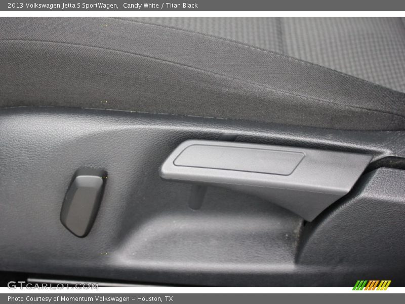 Candy White / Titan Black 2013 Volkswagen Jetta S SportWagen