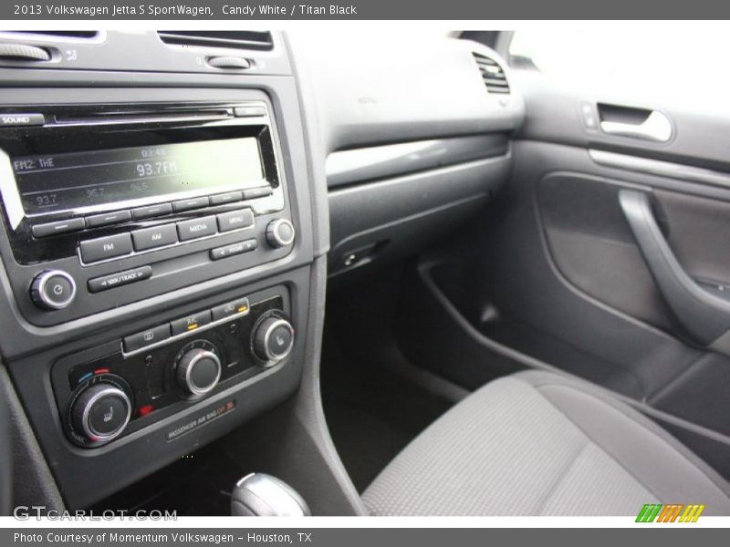 Candy White / Titan Black 2013 Volkswagen Jetta S SportWagen