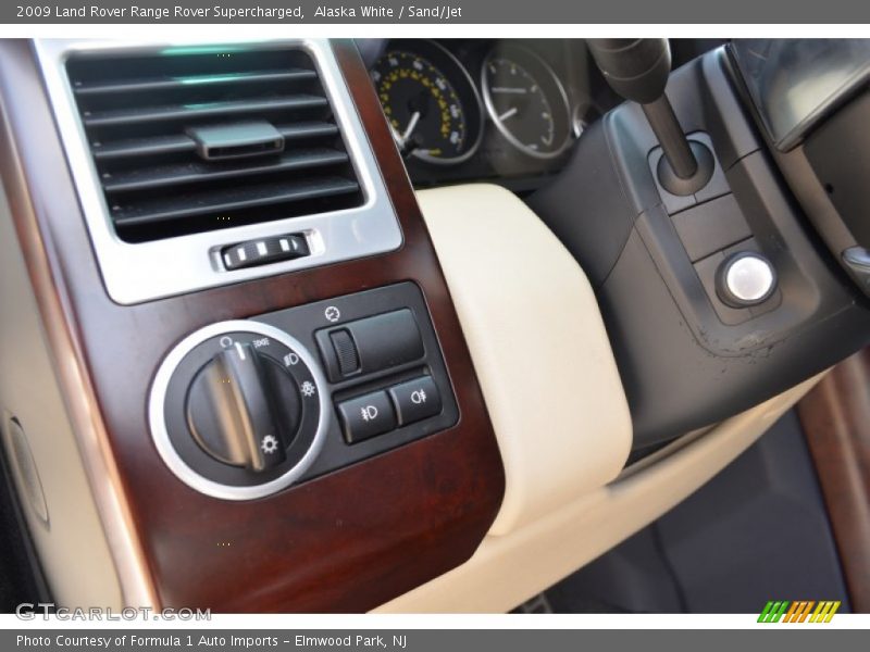 Alaska White / Sand/Jet 2009 Land Rover Range Rover Supercharged