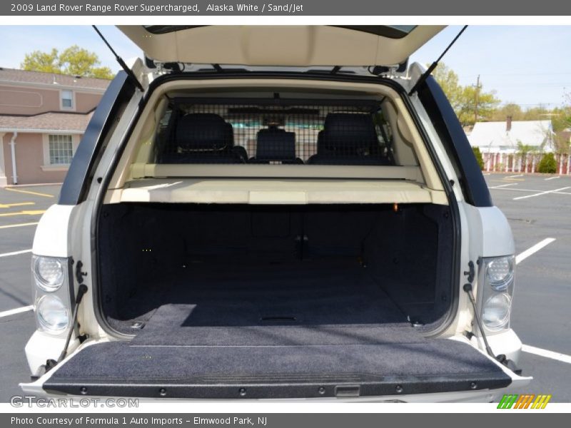Alaska White / Sand/Jet 2009 Land Rover Range Rover Supercharged