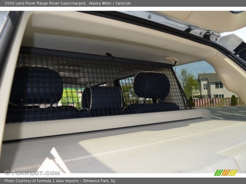 Alaska White / Sand/Jet 2009 Land Rover Range Rover Supercharged