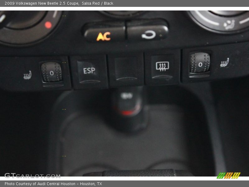Salsa Red / Black 2009 Volkswagen New Beetle 2.5 Coupe