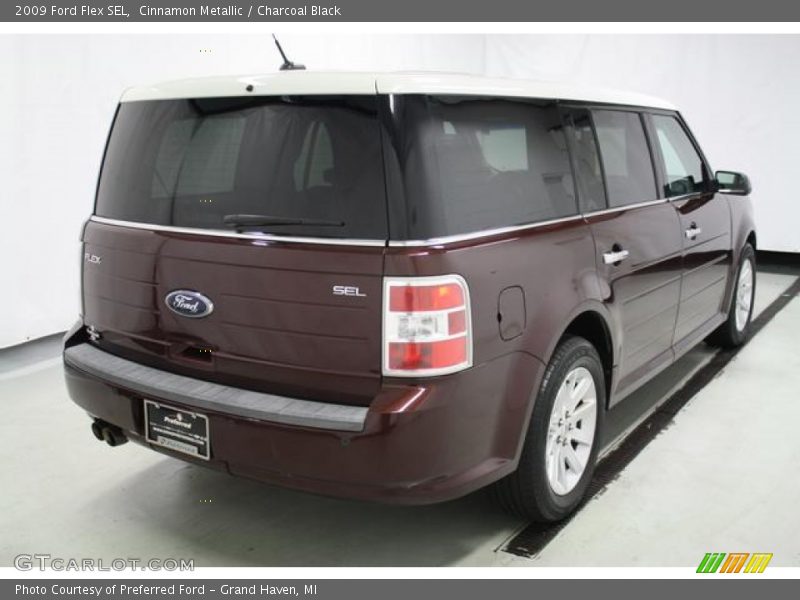 Cinnamon Metallic / Charcoal Black 2009 Ford Flex SEL