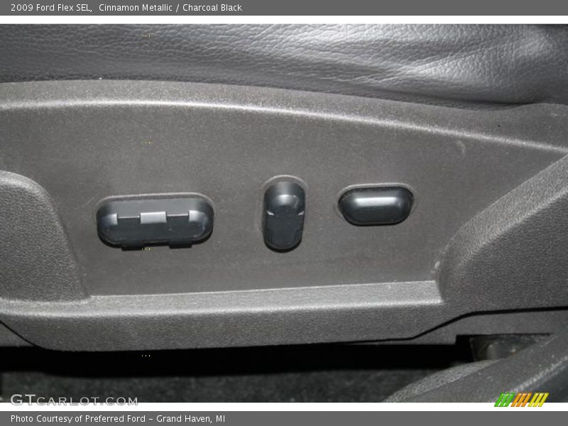 Cinnamon Metallic / Charcoal Black 2009 Ford Flex SEL