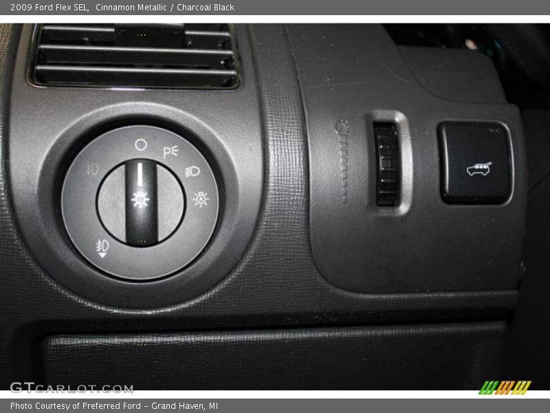 Cinnamon Metallic / Charcoal Black 2009 Ford Flex SEL