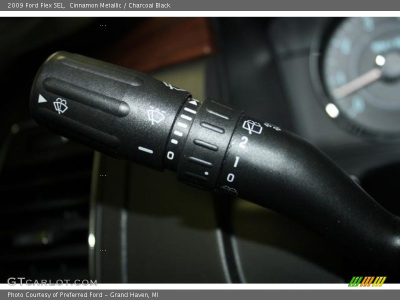 Cinnamon Metallic / Charcoal Black 2009 Ford Flex SEL