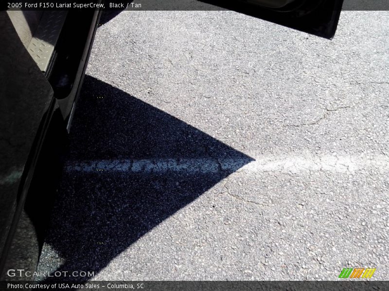 Black / Tan 2005 Ford F150 Lariat SuperCrew